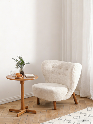 Rounded "Cloud" Lounge Chair with Natural Oak Leg - Karrari