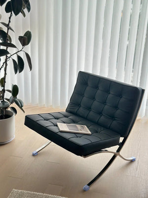 Mid-Century Modern Tufted Accent Chair - Karrari