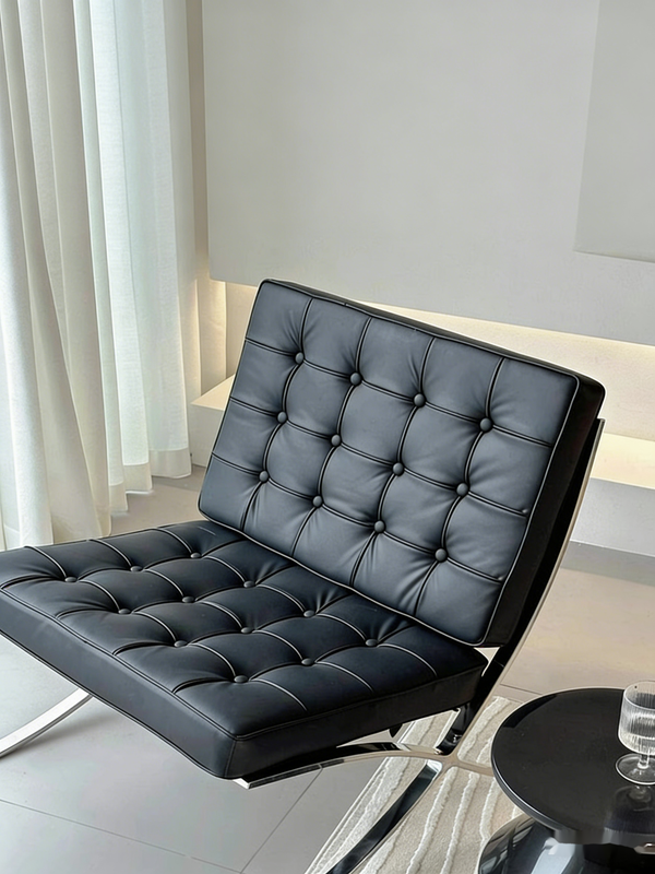 Mid-Century Modern Tufted Accent Chair - Karrari