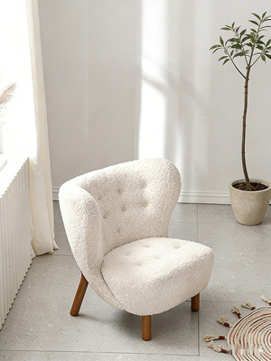 Rounded "Cloud" Lounge Chair with Natural Oak Leg - Karrari