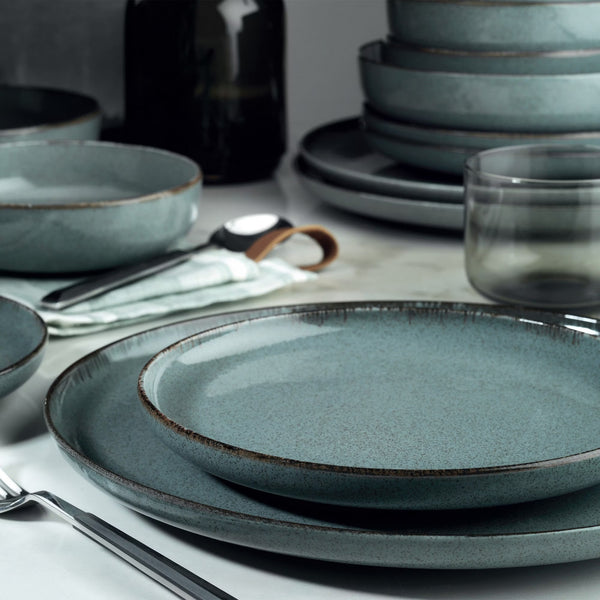 Porcelain Dinnerware Set - 18 Piece