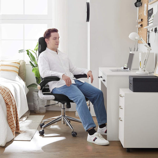 Office Chair - Swivel, Ergonomic Design & Breathable Back - Karrari