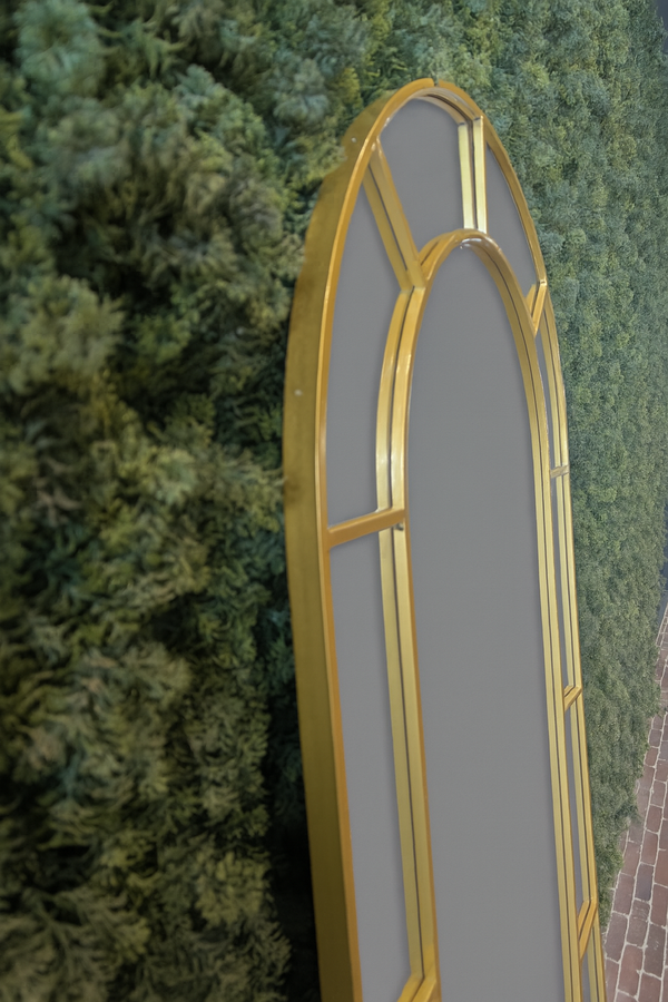 Arched Mirror with Gold Frame - Karrari