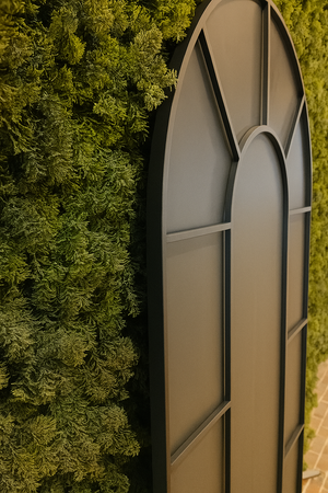 Tall Arched Mirror – Black Metal Frame - Karrari