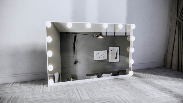 Hollywood Mirror, Lights & Bluetooth Speakers - Karrari