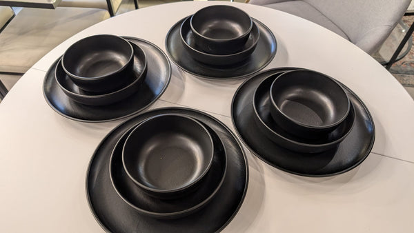 Matte Black Stoneware Dinnerware Set – 12 Piece - Karrari