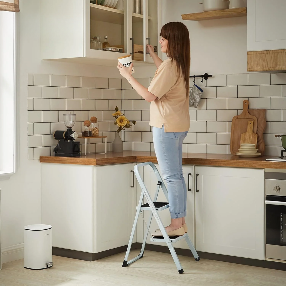 2-Step Folding Ladder with Safety Lock - Karrari