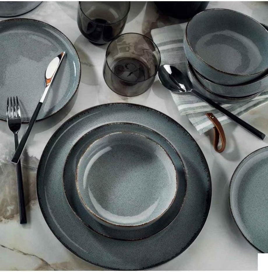 Porcelain Dinnerware Set - 18 Piece