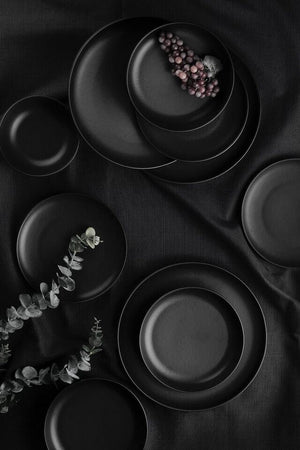18-piece Porcelain Dinnerware set, Matte Black