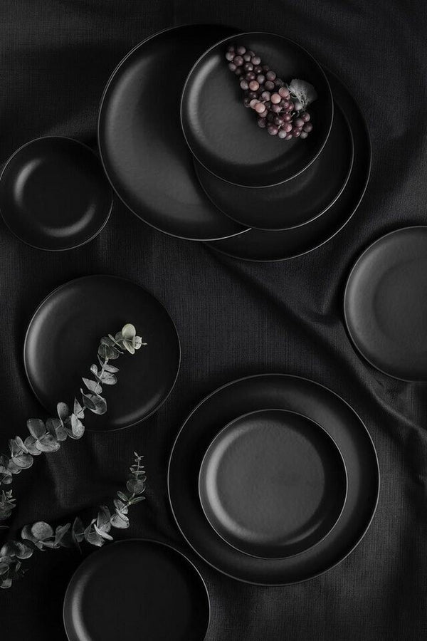 18-piece Porcelain Dinnerware set, Matte Black