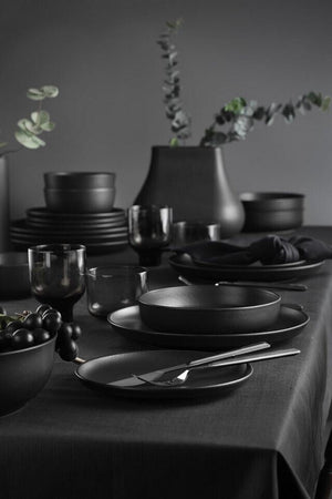 18-piece Porcelain Dinnerware set, Matte Black