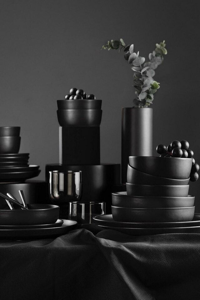 18-piece Porcelain Dinnerware set, Matte Black